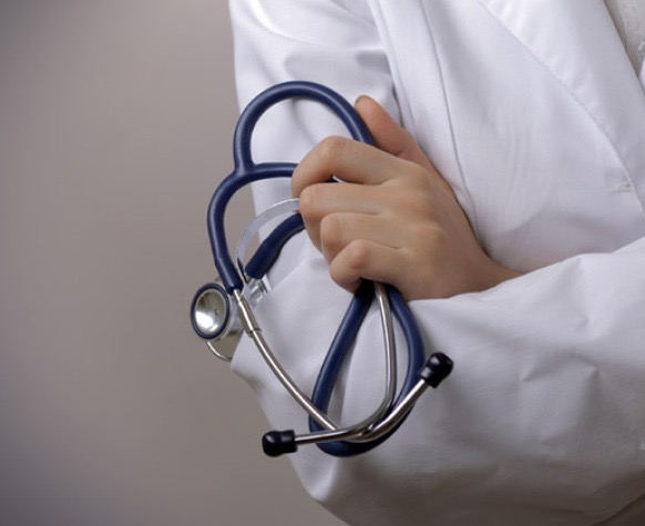 التحقيق مع طبيب عظام تحرش بسيدة داخل عيادته في الدقي