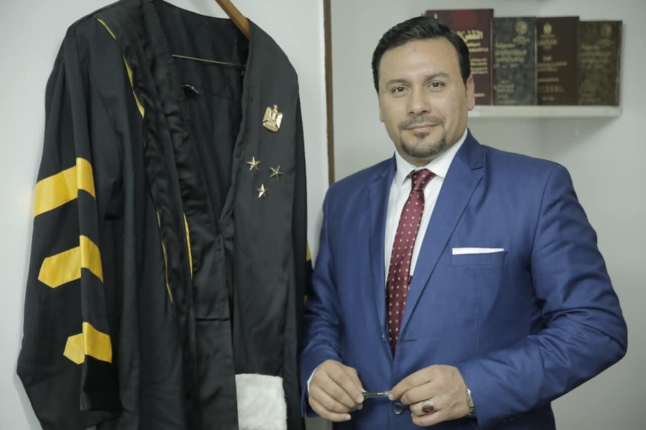 اليوم.. توقيع كتاب “عايزة أتجوز عايزة أتطلق” بمعرض الكتاب للدكتور أحمد مهران