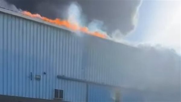 حريق داخل مصنع بلاستيك بمدينة 6 أكتوبر