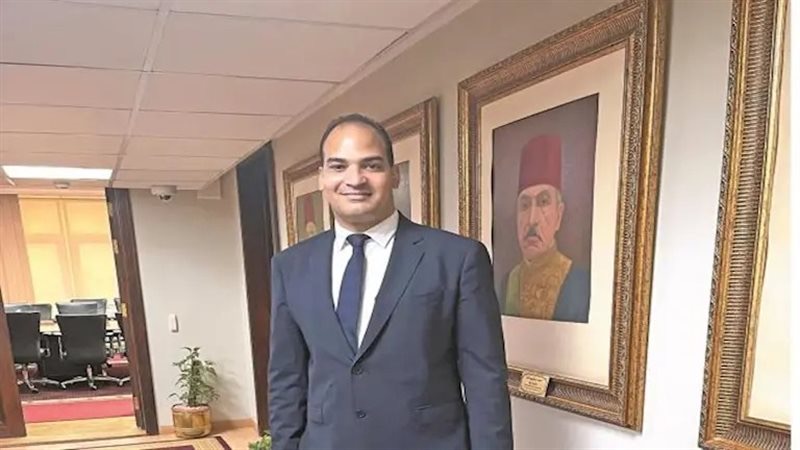 رحلة «الحرام» من دبي إلى القاهرة.. كيف سقط أمير الهلالي مستريح السيارات في قبضة الإنتربول؟